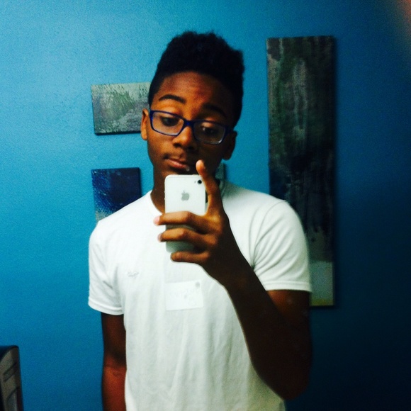 Profile Picture of Justin Sebastian (@jusmo327) on Poshmark