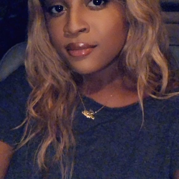 Profile Picture of Sky Mitchell (@skyann94) on Poshmark