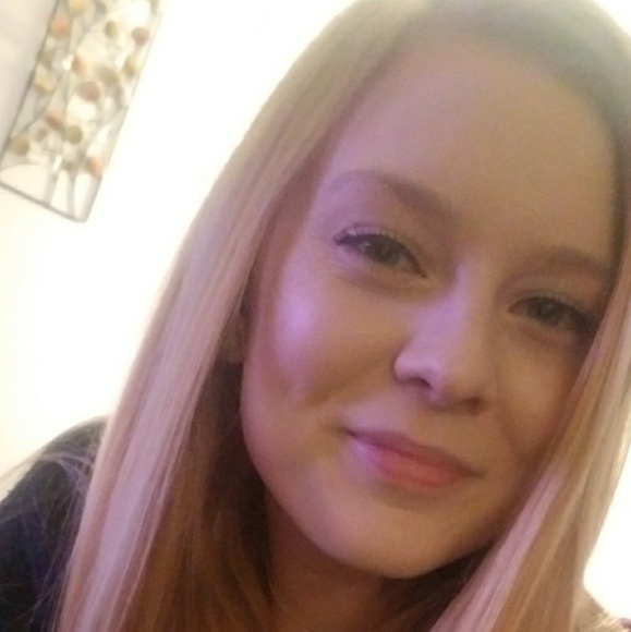 Profile Picture of Kenna Patterson (@kennapat96) on Poshmark