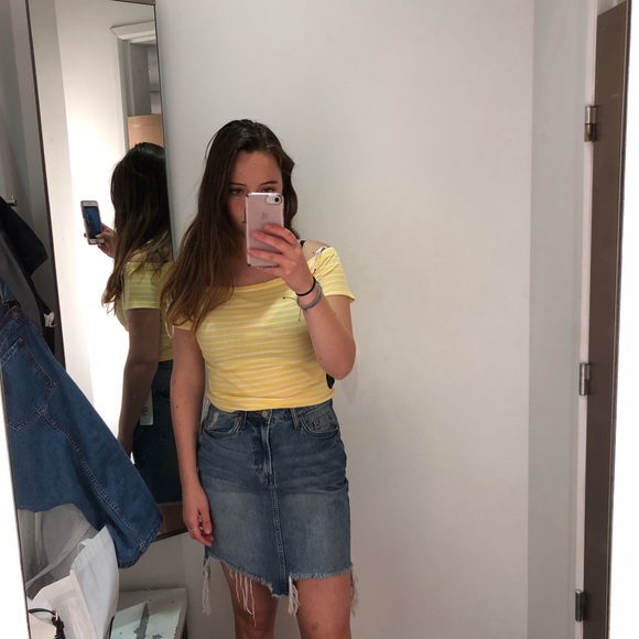 Profile Picture of Carlee Watters (@carleewatters) on Poshmark