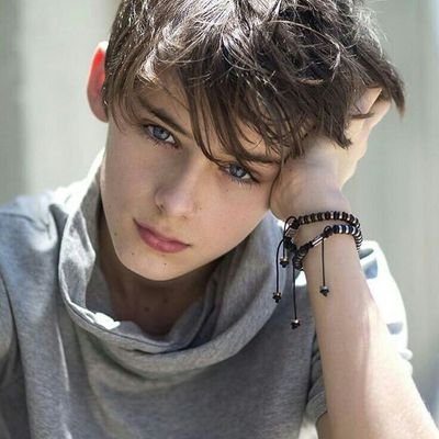 Profile Picture of Dilan Silas Andrews (@TemptedToSteal) on Twitter