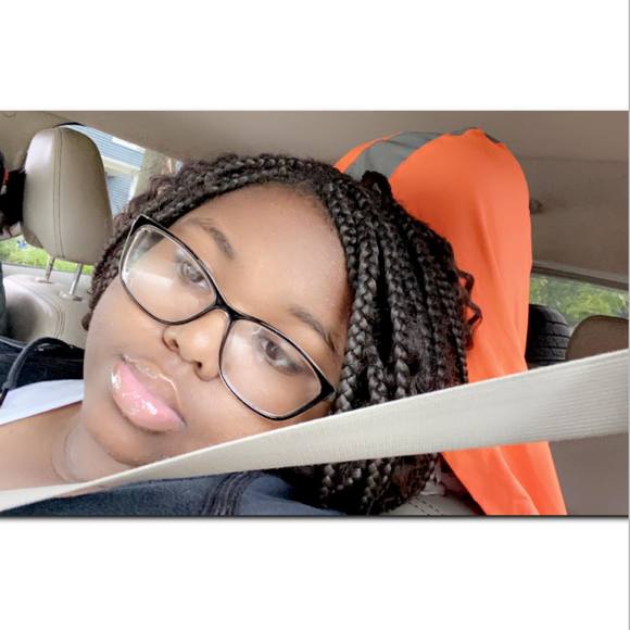 Profile Picture of Halana Stephenson (@halana_s) on Poshmark