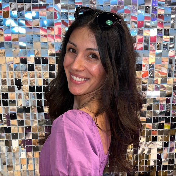 Profile Picture of Gabrielle Stuart-betzel (@stuartgab) on Poshmark
