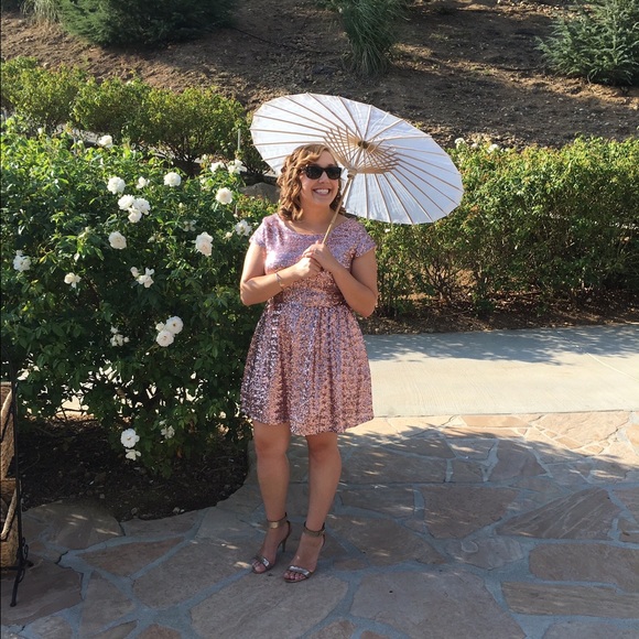 Profile Picture of Larissa Smith (@larissalouise) on Poshmark