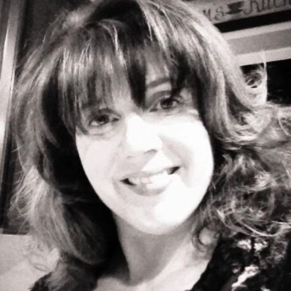 Profile Picture of Jacqueline Wright (@vialettefamily) on Poshmark