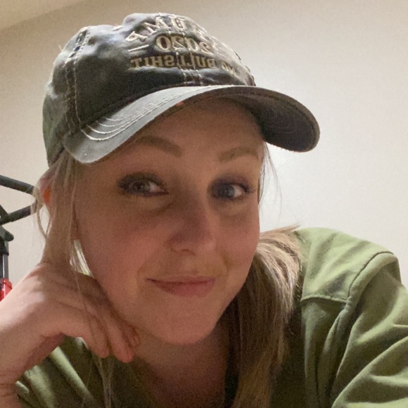 Profile Picture of Krista Rarden (@kristararden) on Poshmark