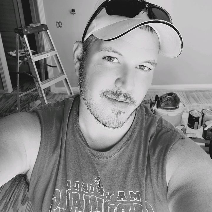 Profile Picture of derek winn (@shecallsmethumper) on Tiktok