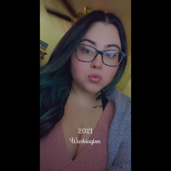 Profile Picture of Savannah Startare (@savstar1234) on Poshmark