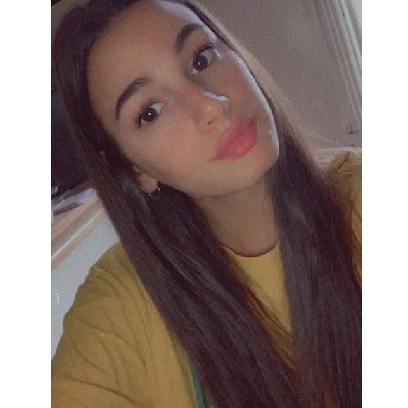 Profile Picture of Jade Fournier (@jadefournier966) on Poshmark