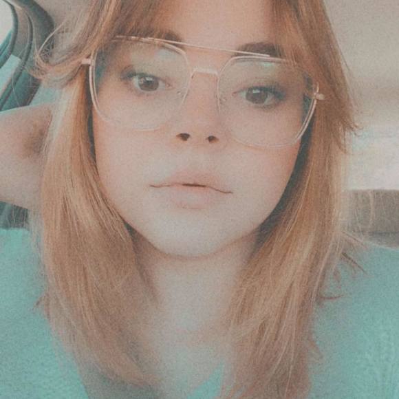 Profile Picture of Miranda Vaughn (@mfaithv01) on Poshmark