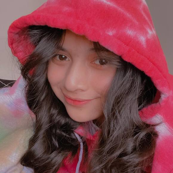 Profile Picture of Mei Mei (@mei_2001) on Poshmark