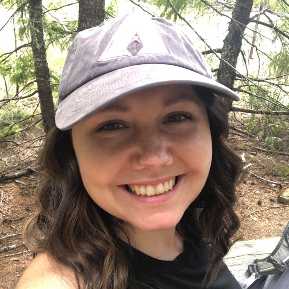 Profile Picture of Becky Mierau (@rmierau23) on Poshmark