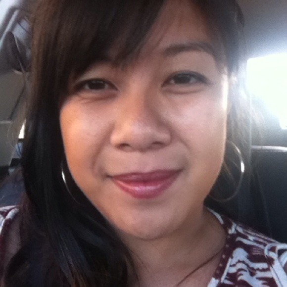 Profile Picture of Maria Guieb (@mguieb) on Poshmark