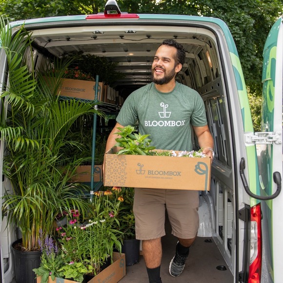 Profile Picture of Luis Navas (@carspiz) on Poshmark