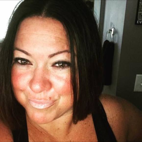 Profile Picture of Tara Schuster (@tara_schuster) on Poshmark