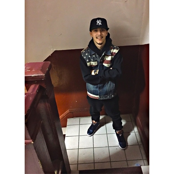 Profile Picture of Albert Paladino (@albertjamess) on Poshmark