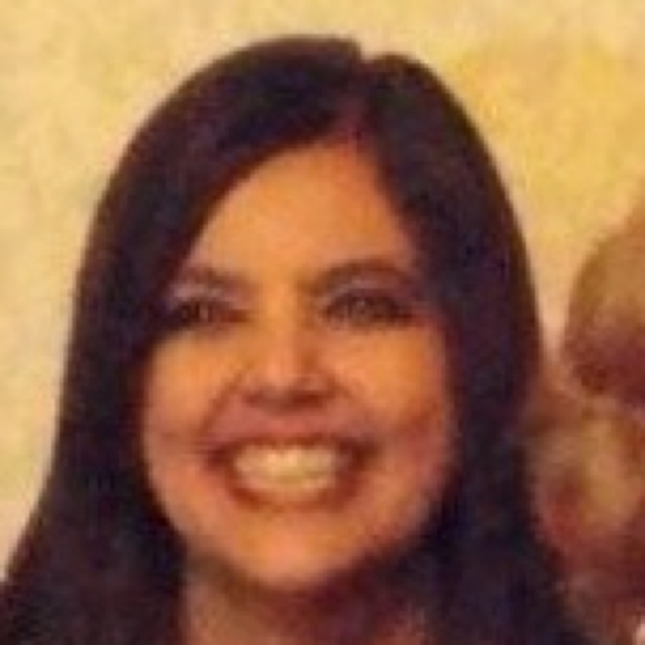 Profile Picture of Jeanine Hovanec (@djhovanec) on Poshmark
