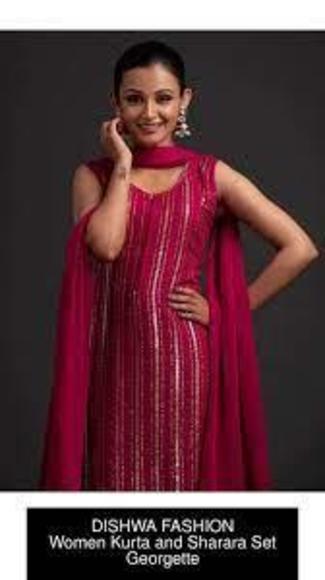 Profile Picture of Veronica Howell (@veronicafa3rn) on Poshmark