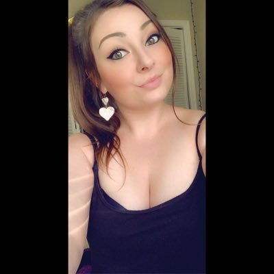 Profile Picture of Amy Binkowski (@amescayshe) on Twitter