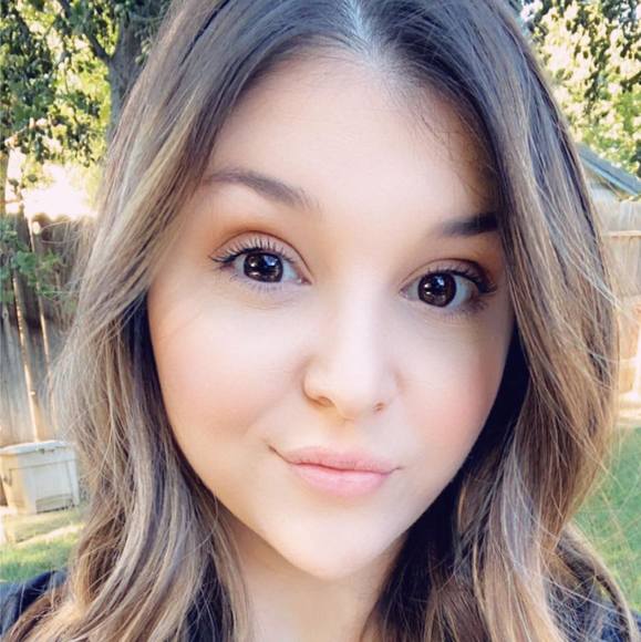 Profile Picture of Jordyn White (@jordwhyyn) on Poshmark