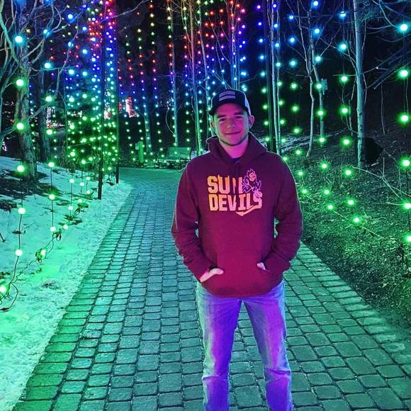 Profile Picture of Daniel Ziebell (@danieljz021) on Poshmark