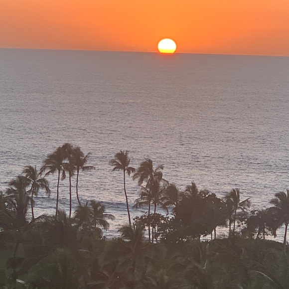 Profile Picture of Drienne Kerr (@kelly_and_kids) on Poshmark