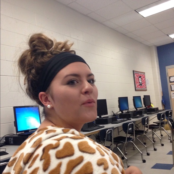 Profile Picture of Justine Walston (@jmwposh9) on Poshmark