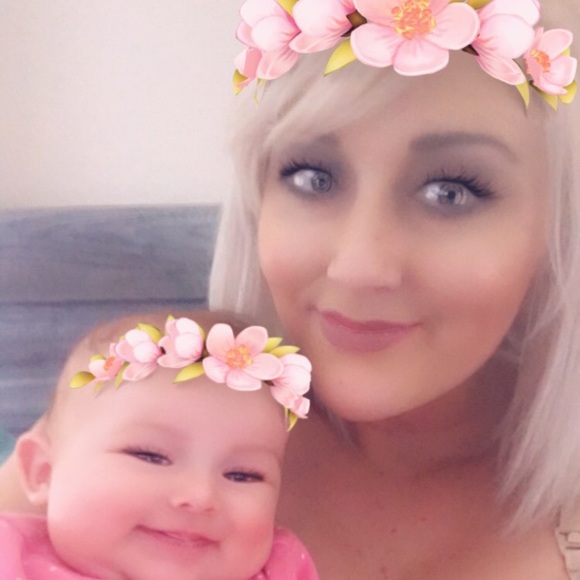 Profile Picture of Nicole Hildenberger (@nloeffler87) on Poshmark