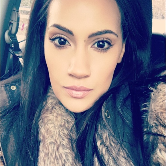 Profile Picture of Coco Louis (@corriejanelle) on Poshmark