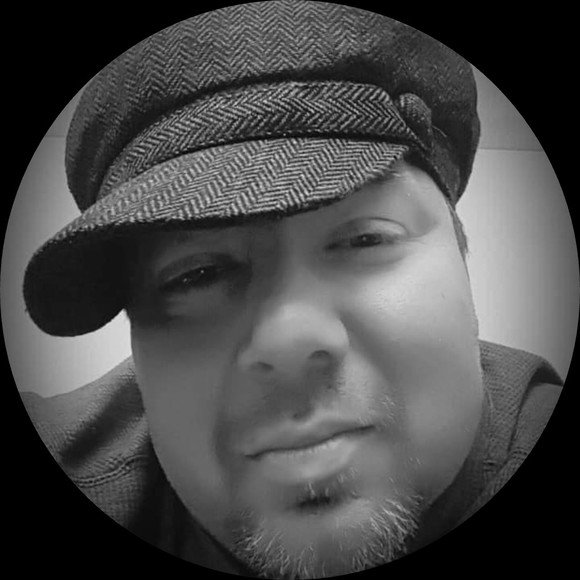 Profile Picture of Jason Crider (@samanthajason41) on Poshmark