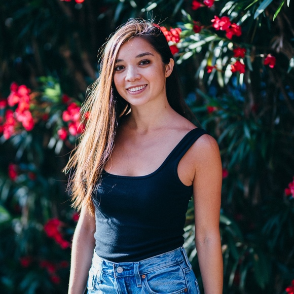 Profile Picture of Maya Iwasaki (@mayaiwasaki) on Poshmark