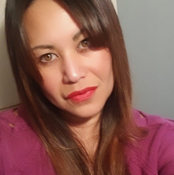 Profile Picture of Pb Phivilay (@bbpk29) on Poshmark