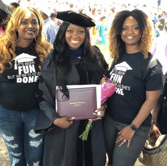 Profile Picture of Chelette Holden (@cheletteholden) on Poshmark