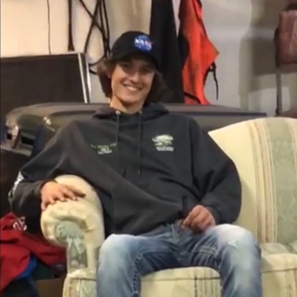 Profile Picture of Ian Miller (@ianmiller104) on Poshmark