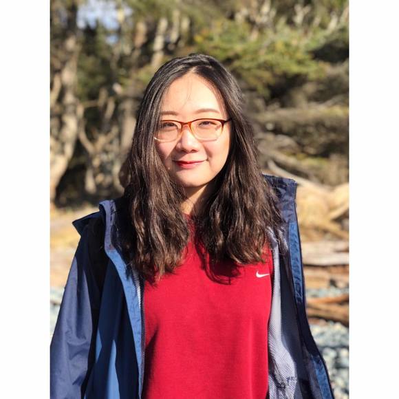 Profile Picture of Iris Xu (@irisxu1995) on Poshmark