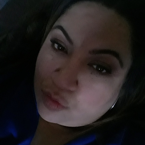 Profile Picture of Rosa Claudio (@ceelani) on Poshmark