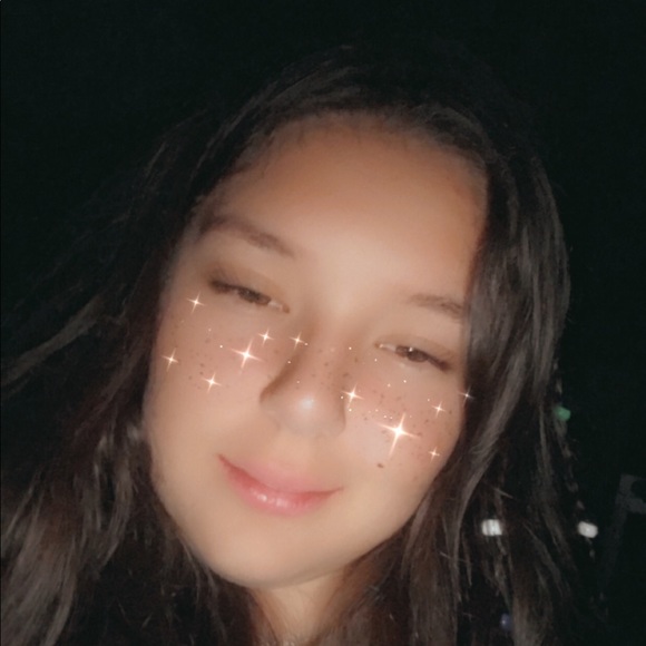 Profile Picture of Allison Tschudin (@allisontschudin) on Poshmark
