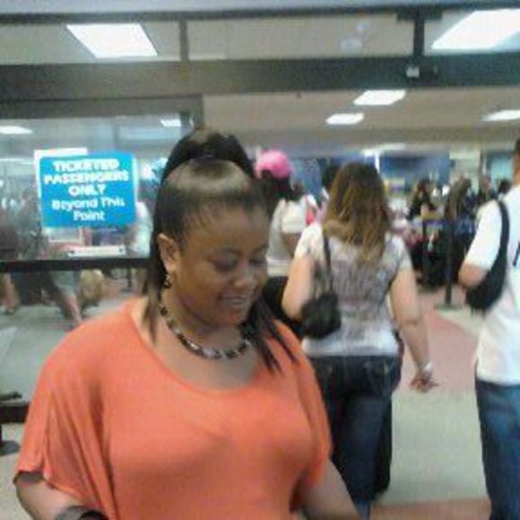 Profile Picture of Jeannette Detournel (@jdetournel) on Poshmark