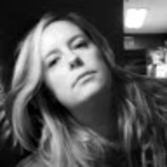 Profile Picture of Katie Reder (@rederkids) on Poshmark
