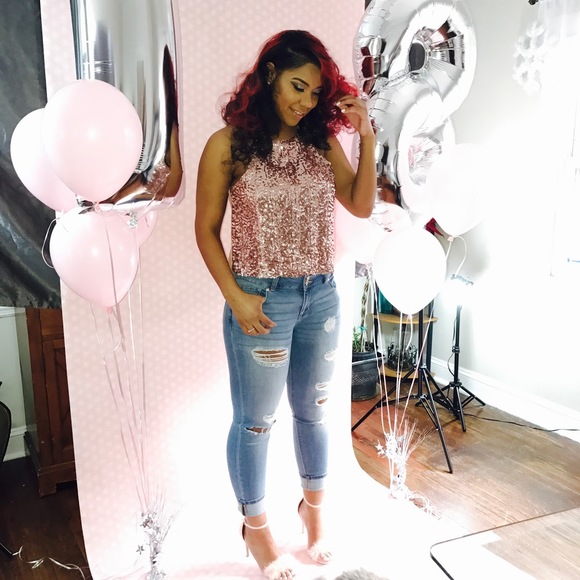 Profile Picture of Simone Keller (@simone09876) on Poshmark