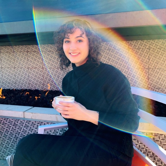 Profile Picture of Phoebe Ingelse (@pingelse) on Poshmark