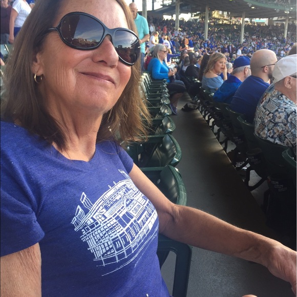 Profile Picture of Mary beth Bruchs (@marybethbruchs) on Poshmark