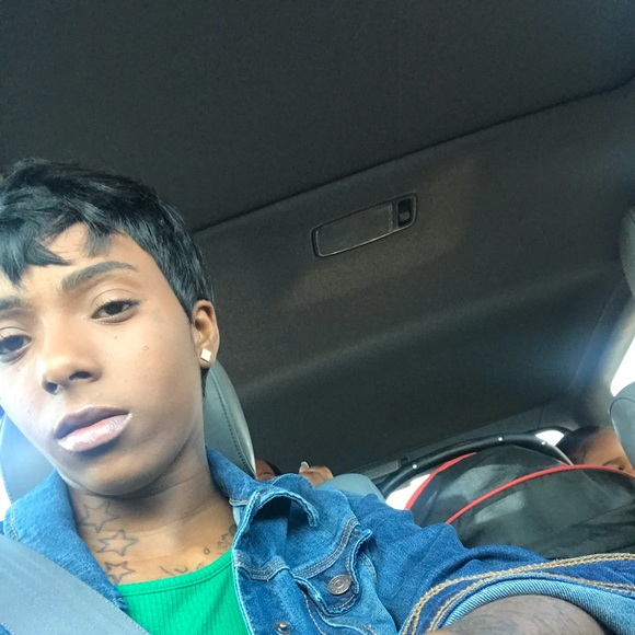 Profile Picture of Alexis Randleston (@arandleston) on Poshmark