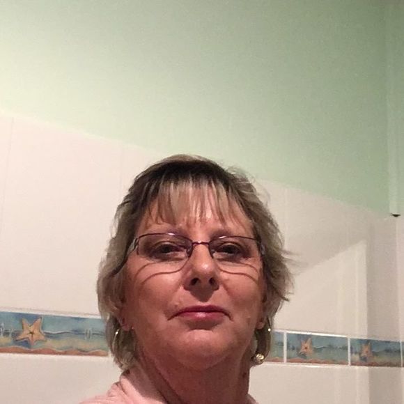 Profile Picture of Debbie Pearson (@debbielee46) on Poshmark