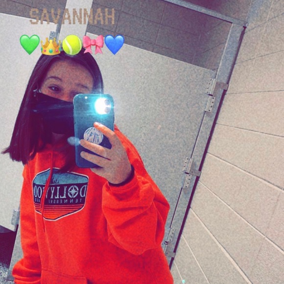 Profile Picture of Savannah🤍⚡️ Tanner (@stanneer) on Poshmark