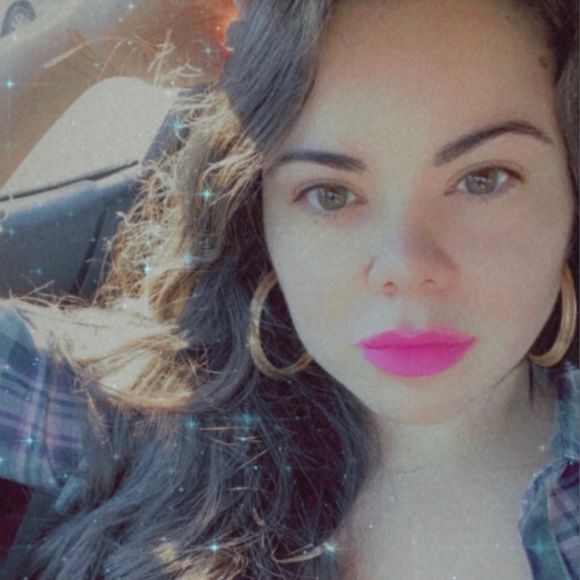 Profile Picture of Leysi Leysi (@leysi3) on Poshmark