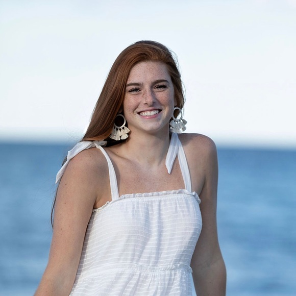 Profile Picture of Kayla Chenette (@kdchenette) on Poshmark