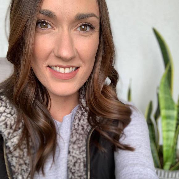 Profile Picture of Krista Danna (@kristadanna) on Poshmark