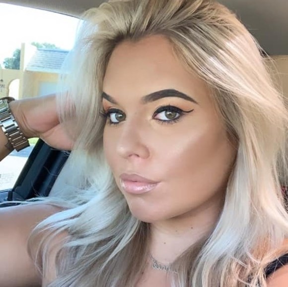 Profile Picture of Tahnee Lucier (@tahnnnn) on Poshmark