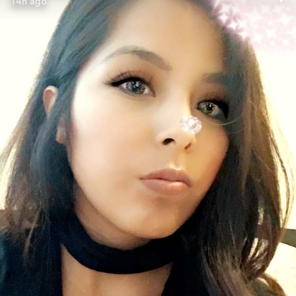 Profile Picture of Libni Deniz (@libnigamez) on Poshmark